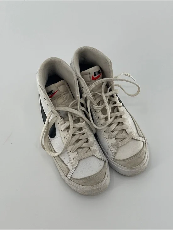 Nike Men’s White, Black & Red High-Top Sneakers
