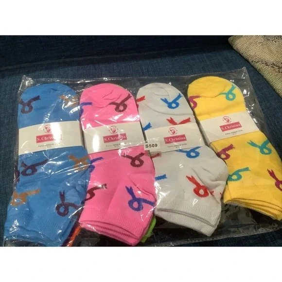 womens multi colored shoe print socks size 9-11