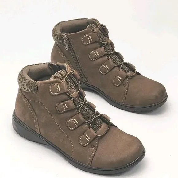 Clarks Collection Boot Ankle Bootie Brown Faux Suede Zip Women Sz 8.5 Winter