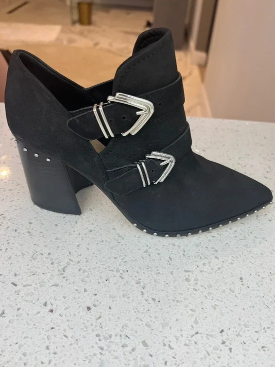 Gianni Bini Black Studded Buckle Pointed Toe Ankle Booties Size 8.5 NWT
