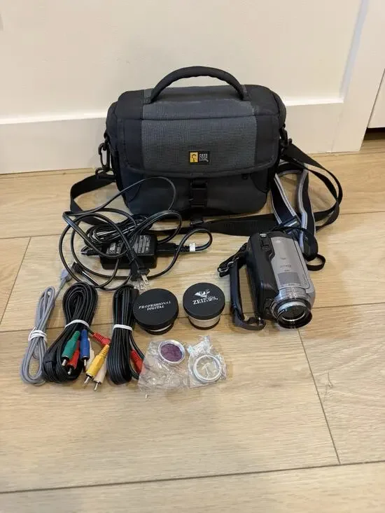 Sony HDR-XR100 HD Handycam Camcorder 80GB HDD Carl Zeiss + Case Charger Tested