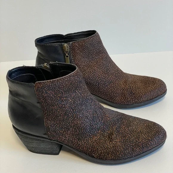 Clarks Women's Black Brown Animal Print‎ Leather Fur Ankle Booties Size 7