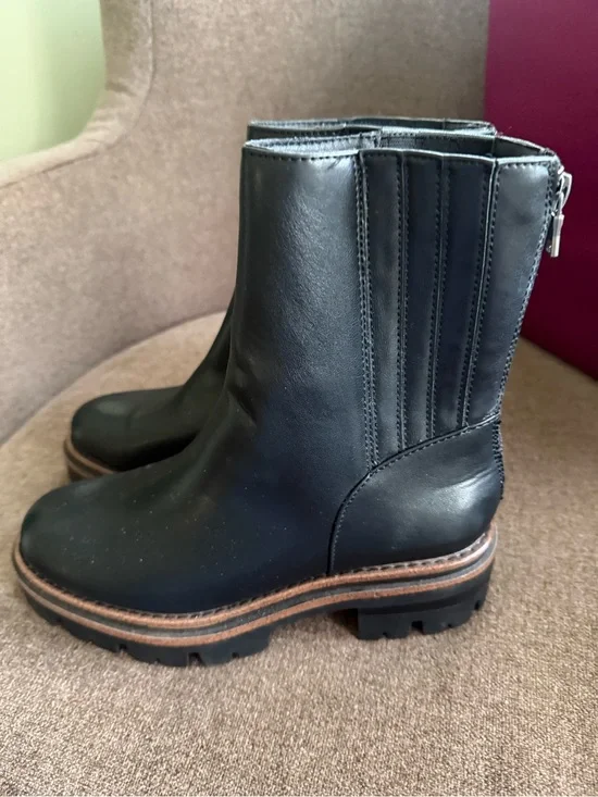 Kork-Ease Black Leather Ankle Booties with Lug Sole