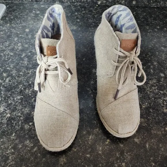 TOMS Desert Wedge  Natural Canvas Burlap Woven Light Tan Size 7