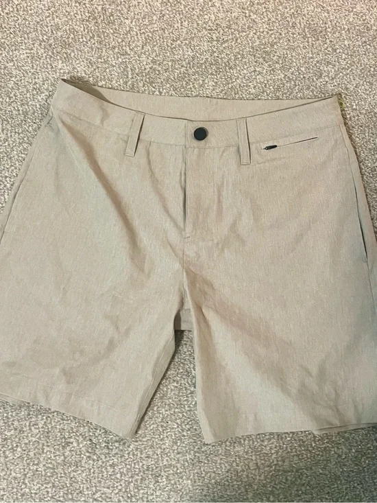 Zella Men's Light Beige Flat-Front Shorts