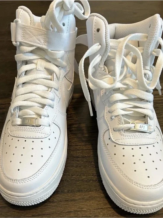 Nike Air Force 1 High LE (GS) White Leather Hi-Top Air Sneakers size 7Y
