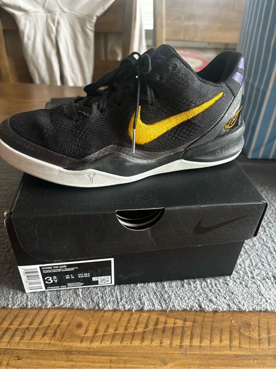 Nike Kids Black and Yellow Low-Top Basketball Sneakers