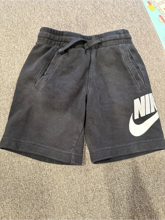 🤑EU Nike Kids' Club Fleece French Terry Black Shorts🤑