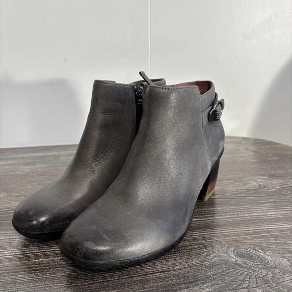 Dansko Booties Womens Size 38 Gray Leather Waterproof Ankle Zip Block Heel