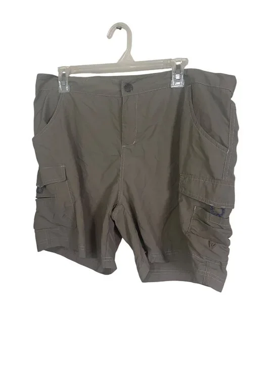 White Sierra green cargo shorts with elastic panels size XL