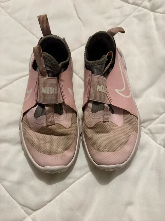 Nike Kids Slip-On Sneakers in Pink