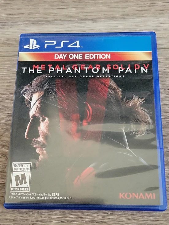 Sony PS4 Metal Gear Solid V: The Phantom Pain - Black & Red