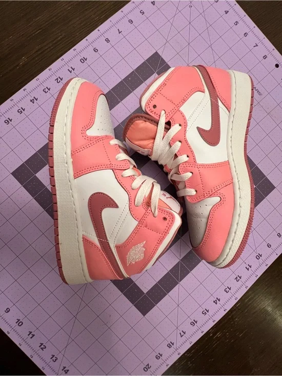 Nike 5Y Air Jordan 1 Mid GS Valentine’s Day 2023 Pink White Shoes DQ8423-616