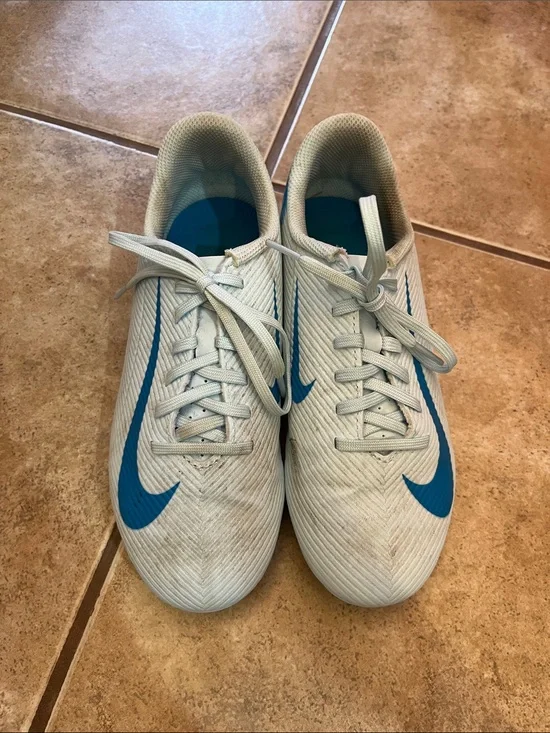 Boys Nike Soccer Shoes