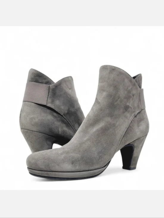 Pas de Rouge Italian Grey Suede Ankle Boots 648