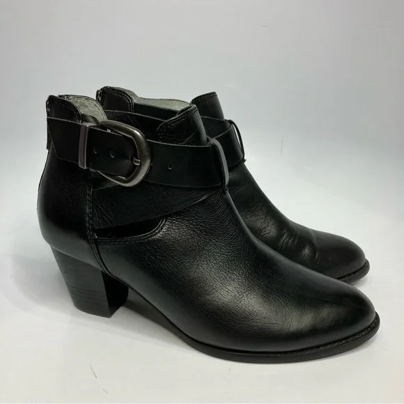 Vionic‎ black leather heeled boots size 8.5