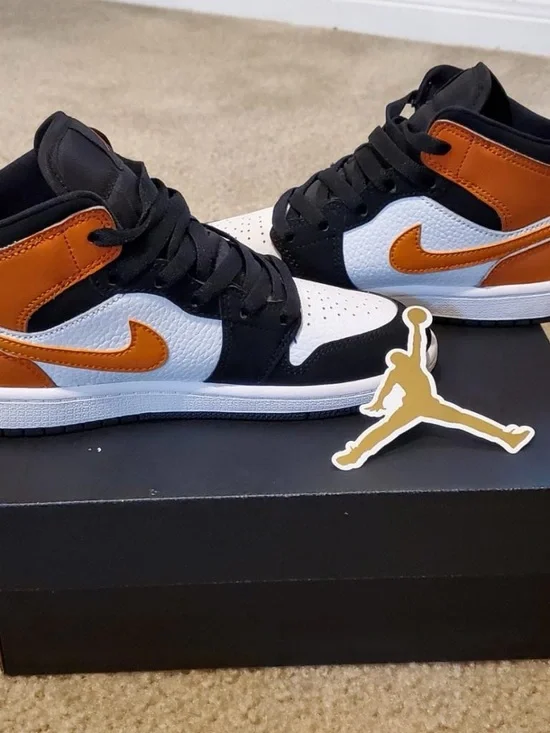 Nike Air Jordan 1 Mid - White, Black & Orange barely worn!!