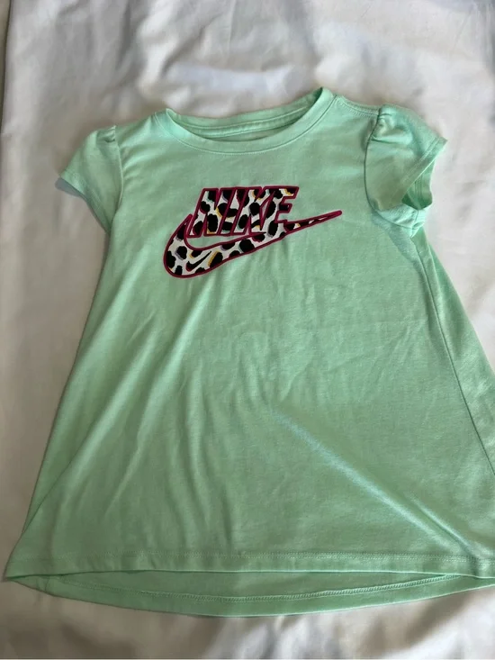 Nike Mint Green Girls' Graphic Tee with Leopard Logo