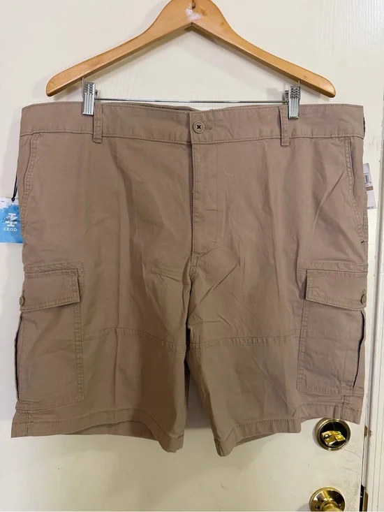 Izod Men's Khaki Cargo Shorts - Light Brown (182)