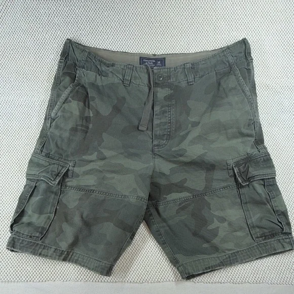 Abercrombie & Fitch Men's Green Camo Cargo Shorts Cotton Canvas Flat Front