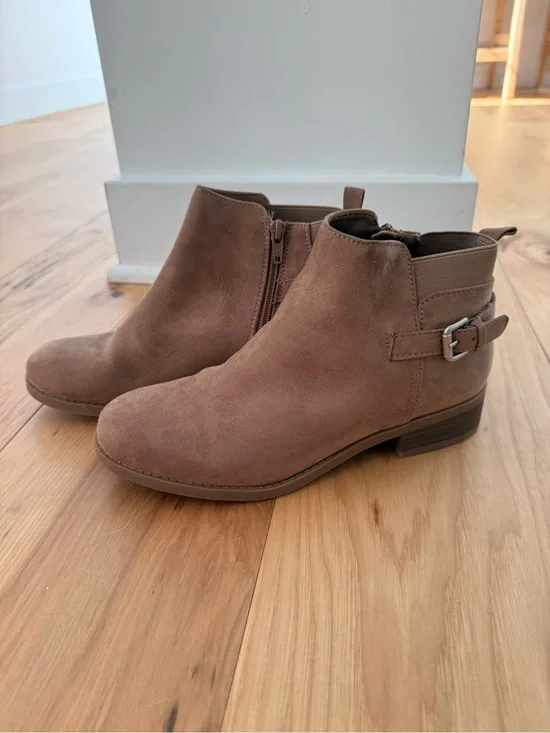 Old Navy Women's Taupe Suede-like Low-heel Ankle Boot with Buckle Detail, size 7