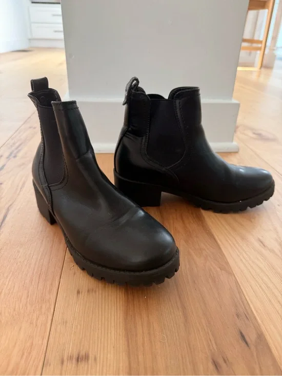 Classic Black Chelsea Lug Bootie - Women's Chelsea Boot size 7.
