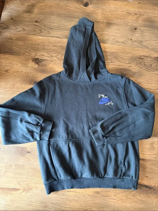 Nike Boys XL Black Hoodie Sweatshirt