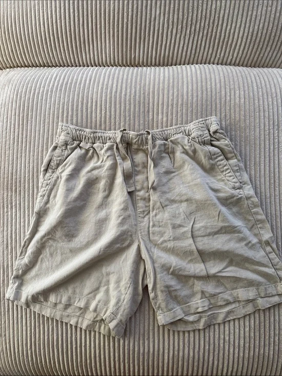 Zara Beige Drawstring Flat Front Men’s Shorts