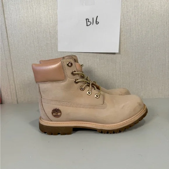 Timberland Womens Premium 6 inch Waterproof Boots Light Pink‎ size 7.5