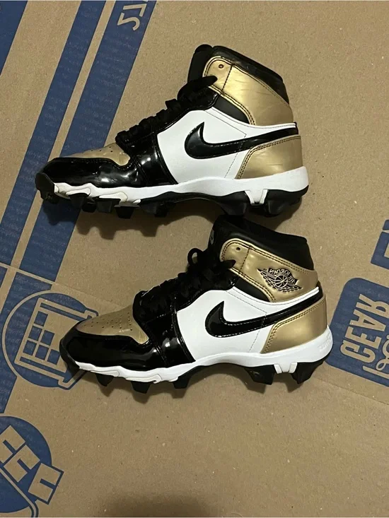 Jordan 1 Mid Football Cleats Black Gold Boys Size 4