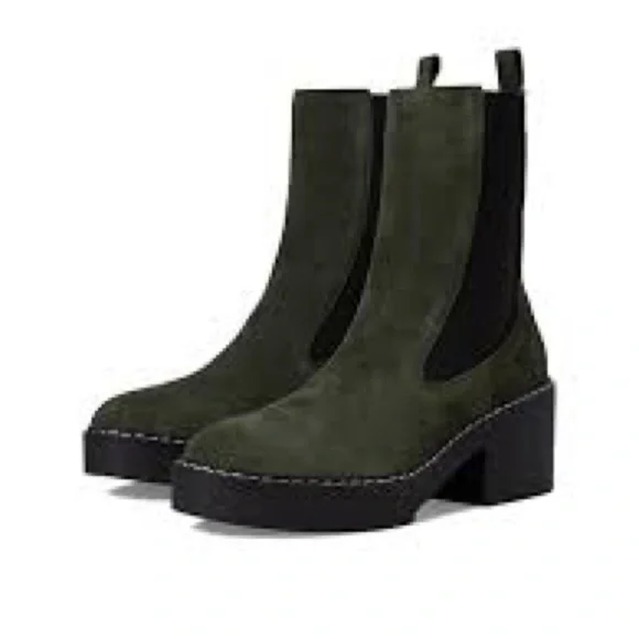 NWOB Gorgeous Nine West Olive Green Doleas Chelsea Boot Leather Suede Block Heel