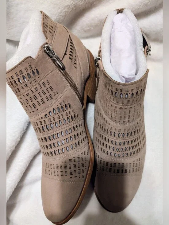 NWOT Vince Camuto Taupe Laser-Cut Suede Ankle Booties With Buckle 8.5