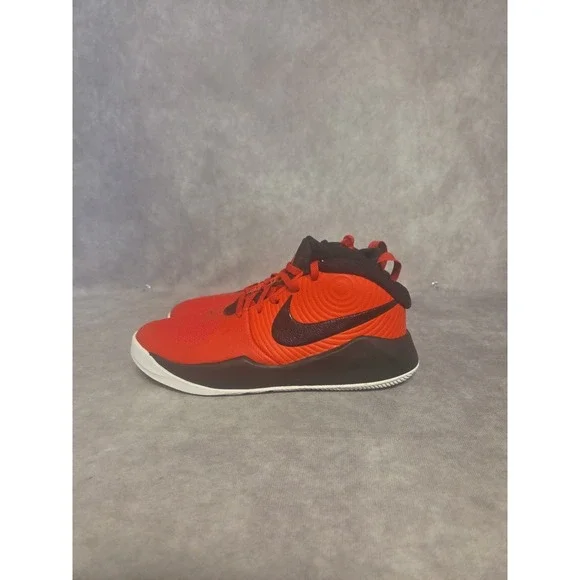 Nike Team Hustle Youth Boys Size 6 Black/Red AQ4224-600 Basketball Sneakers