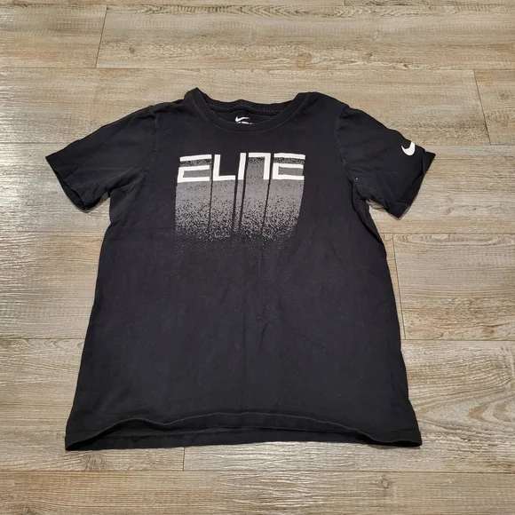 Nike The Nike Tee Athletic Cut Youth Boys Graphic Short Sleeve Tee Shirt Small