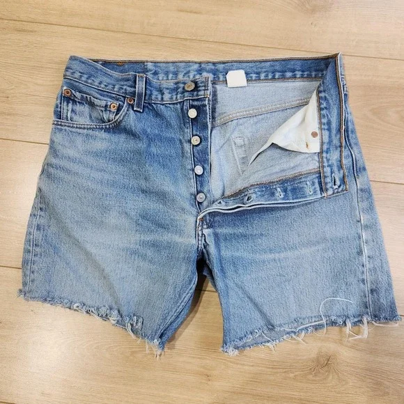 Vintage Y2K Levis 501xx Denim Shorts Mens 32 6