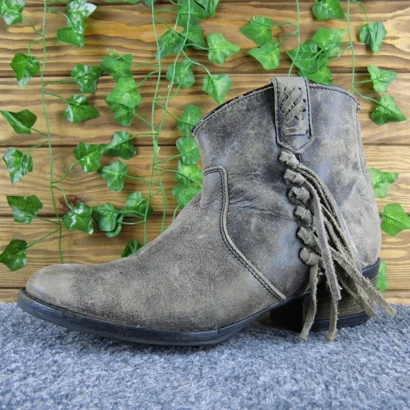 Very Volatile Distressed Gray Leather Fringe Western‎ Ankle Boots - Women's 7.5