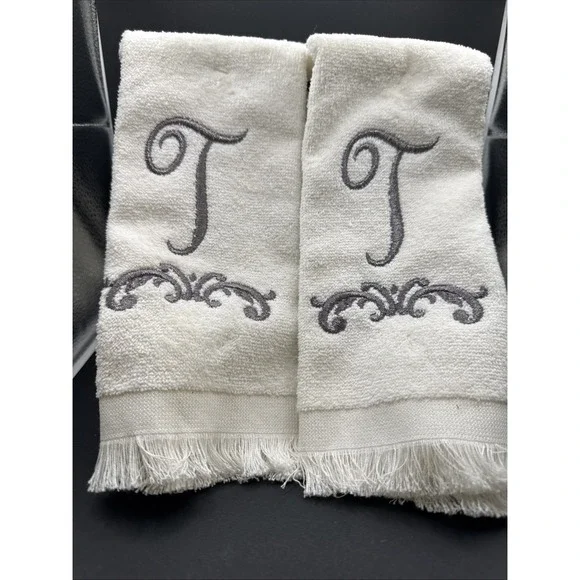 Set Of 2 Avanti Linens Scroll Mono Fingertip‎ Towel T - Fingertip