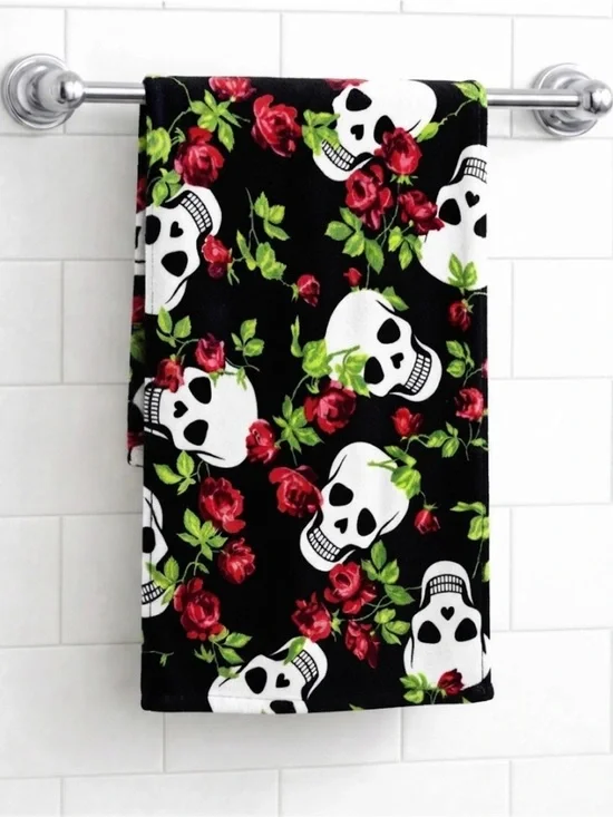 BETSEY JOHNSON HAND TOWEL SKULLS & ROSES GOTHIC HALLOWEEN PLUSH VELOUR COTTON
