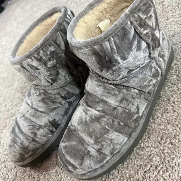 UGG Classic Mini Velvet Gray Boots‎ Womens Size 11 Shearling Lined