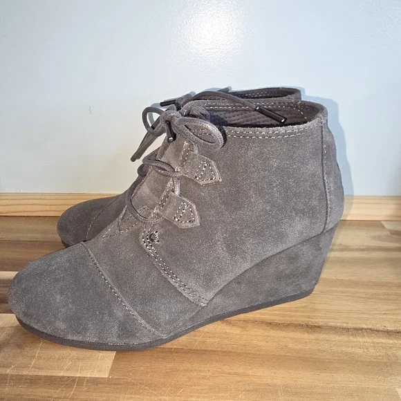 Toms Boots Womens 6‎ Desert Wedge Ankle Bootie Grey Suede Lace Up Round Toe