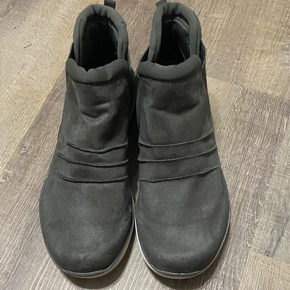 Ryka Women's Niah Ankle Boots  Dark Green
