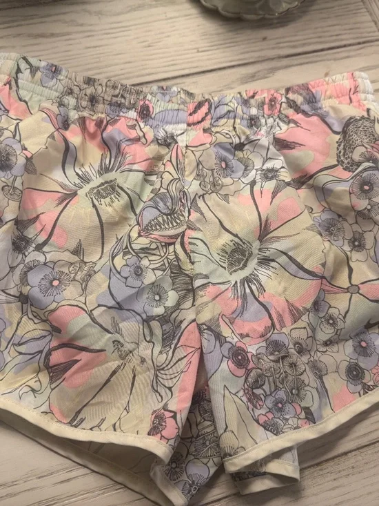 Nike kids tempo athletic shorts orewood/brown/white Big Kid size M floral print