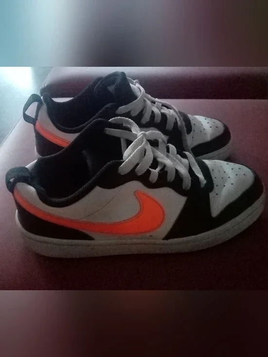 Nike Kids Low-Top Sneakers in Black, White & Orange