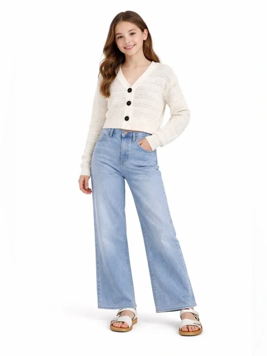 NWOT H&M Cream Cropped Sweater with V-Neck and Long Sleeves