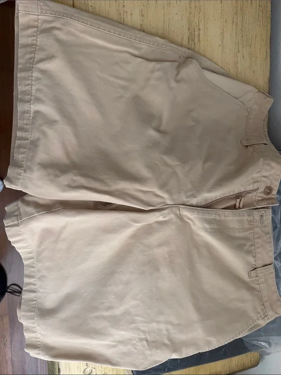 Men's Casual WEDGE Khaki Shorts!