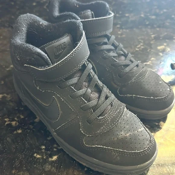 Black Nike