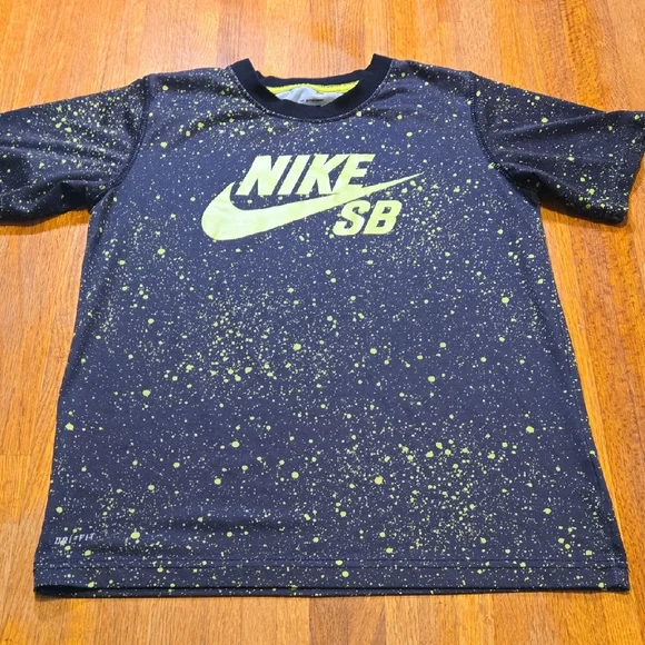 Nike Kids Medium Splatter Black‎ Neon Green Dri-Fit Skateboarding Crew Neck Tee