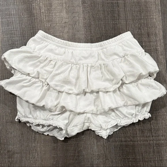 💞 Baby Girls Size 12 Month White Ruffled Skort Skirt