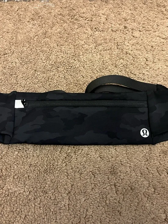 lululemon athletica Black Camo Waist Card Holder
