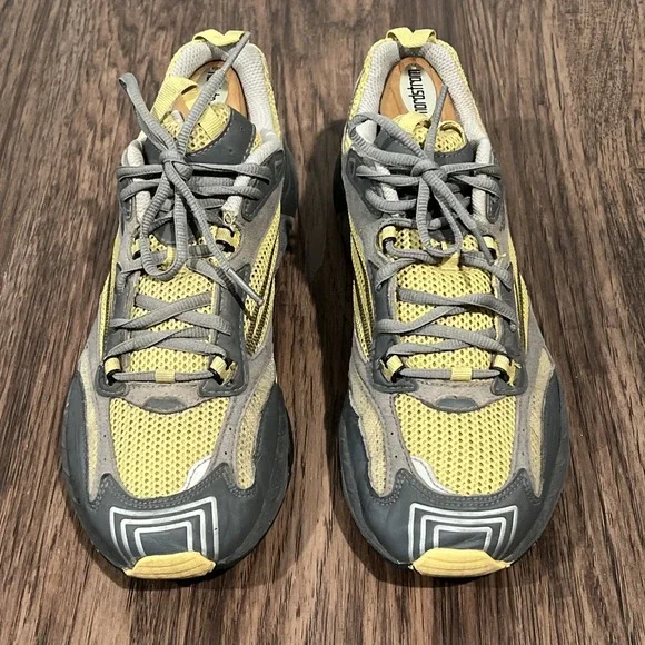 The North Face Womens  Never Stop Exploring Yellow Beige Grey  Hiking Shoes 10